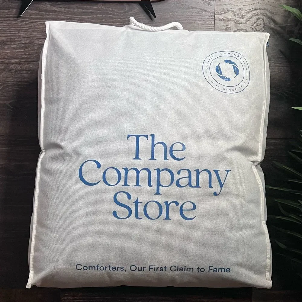 The Company Store Cotton Classic Smooth Wrinkle-Free Sateen Comforter. New!